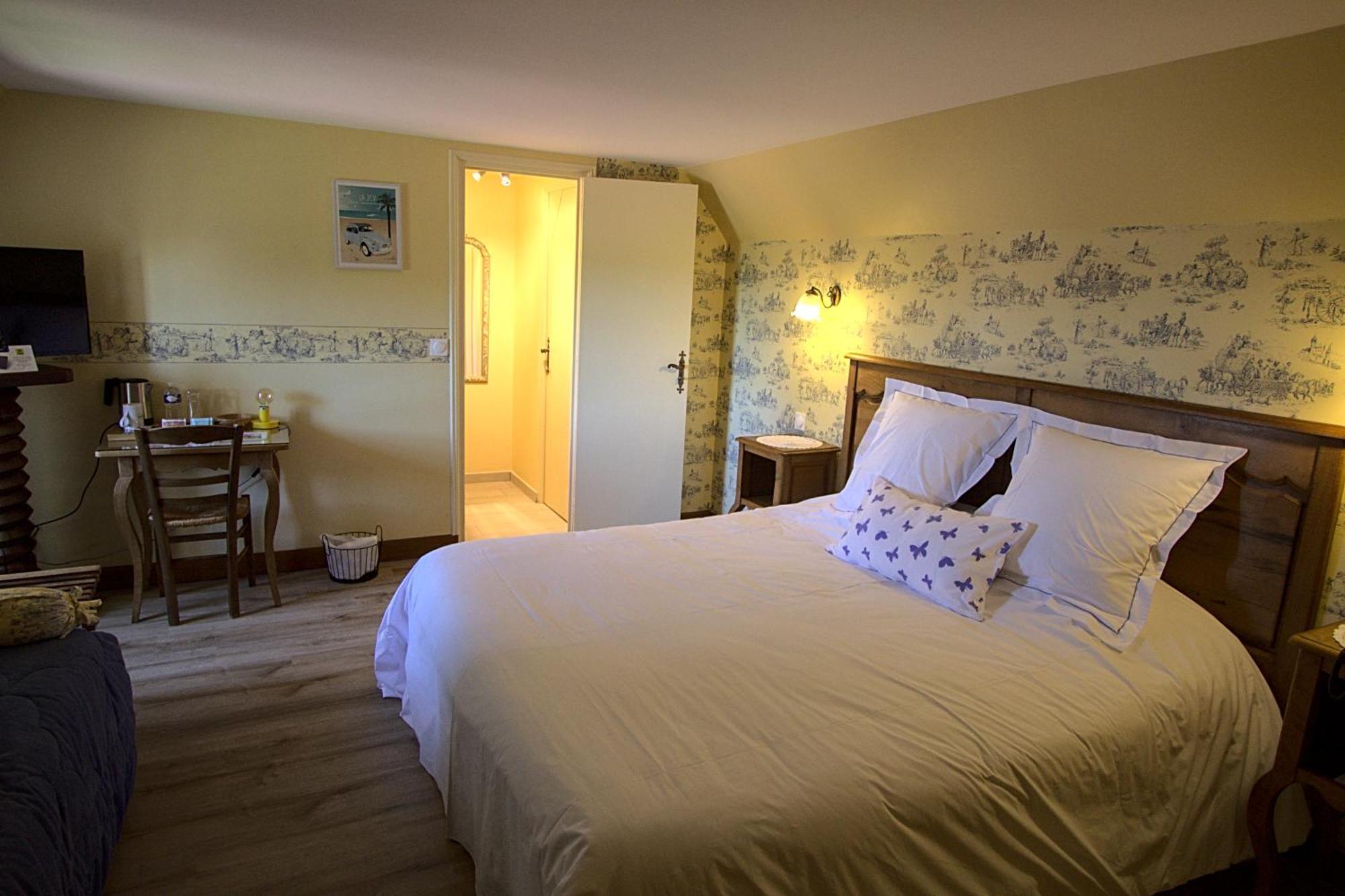 Logis Hotel Restaurant Manoir De L'Acherie Sainte-Cecile  Bagian luar foto