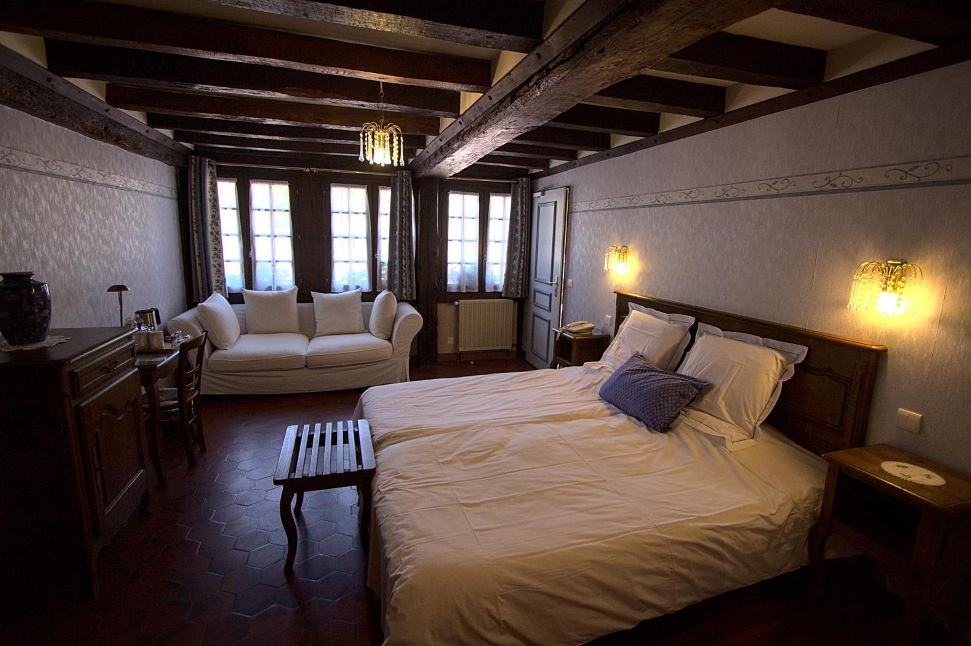 Logis Hotel Restaurant Manoir De L'Acherie Sainte-Cecile  Bagian luar foto