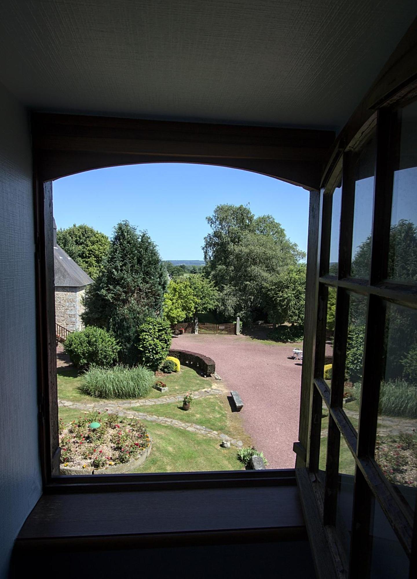 Logis Hotel Restaurant Manoir De L'Acherie Sainte-Cecile  Bagian luar foto
