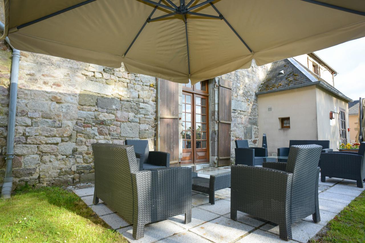 Logis Hotel Restaurant Manoir De L'Acherie Sainte-Cecile  Bagian luar foto